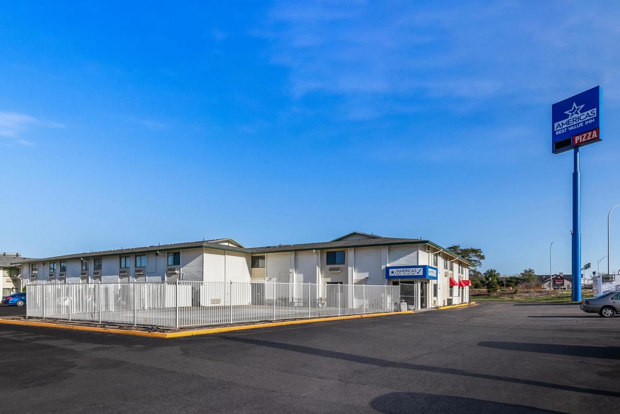 Americas Best Value Inn - Lincoln Airport Esterno foto