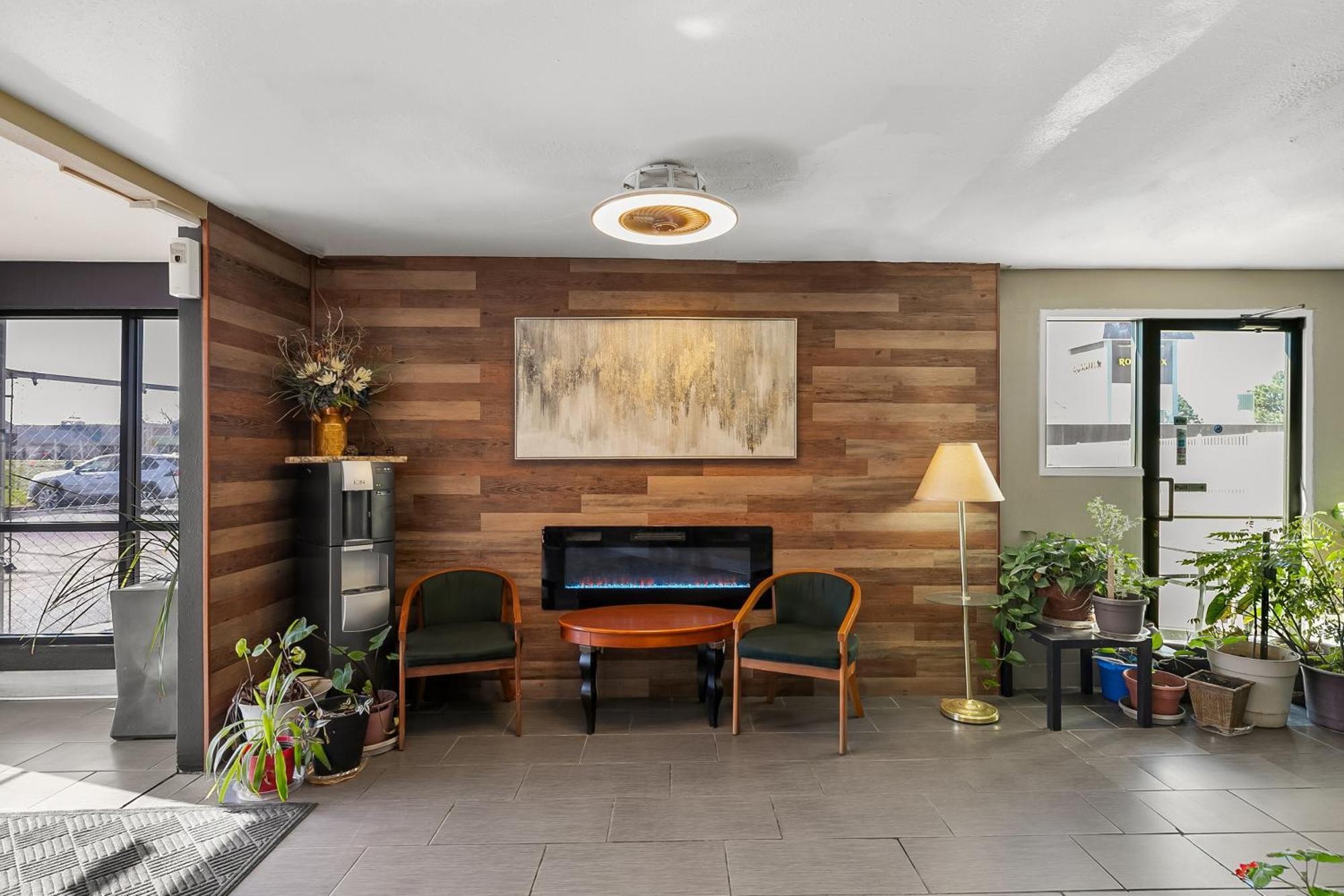 Americas Best Value Inn - Lincoln Airport Esterno foto