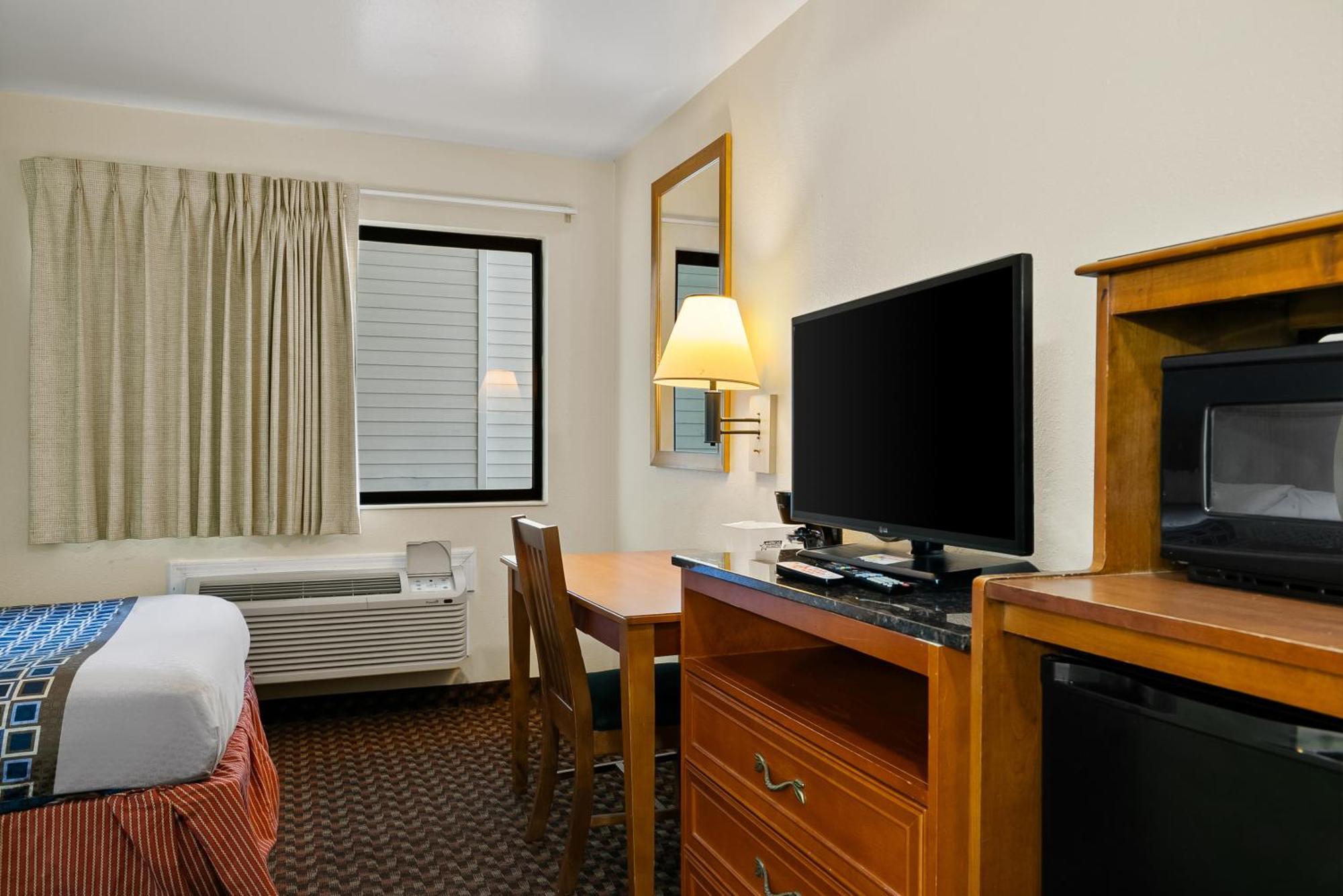 Americas Best Value Inn - Lincoln Airport Esterno foto