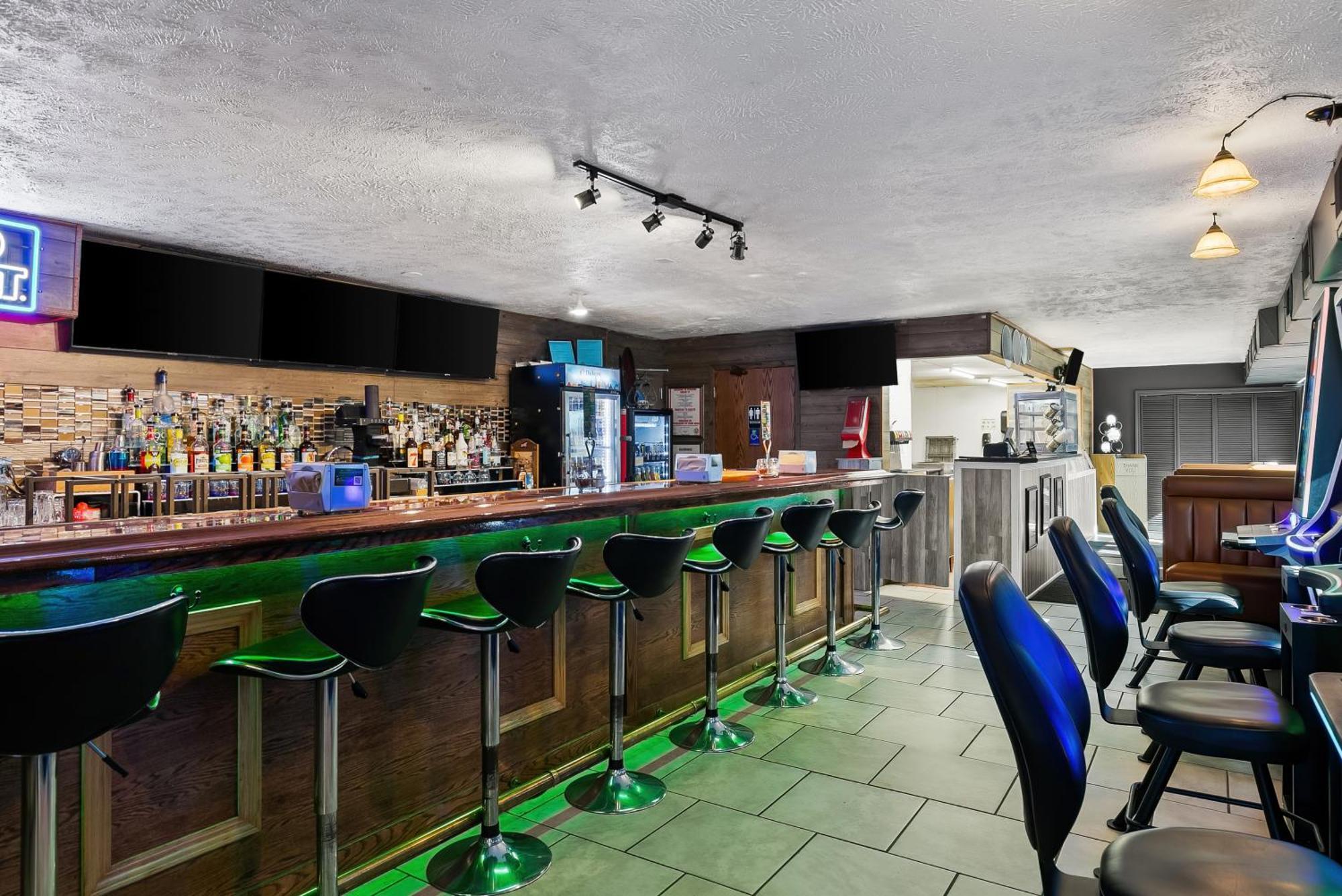Americas Best Value Inn - Lincoln Airport Esterno foto