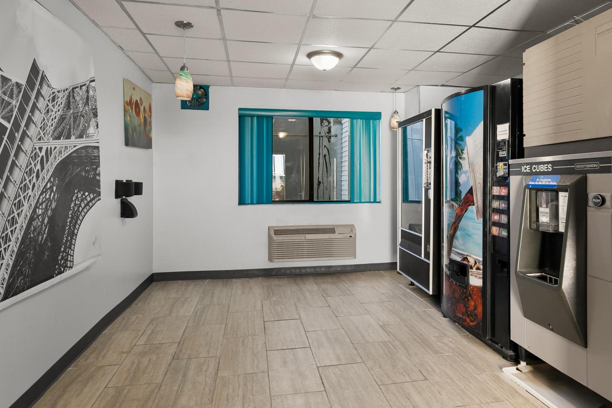 Americas Best Value Inn - Lincoln Airport Esterno foto